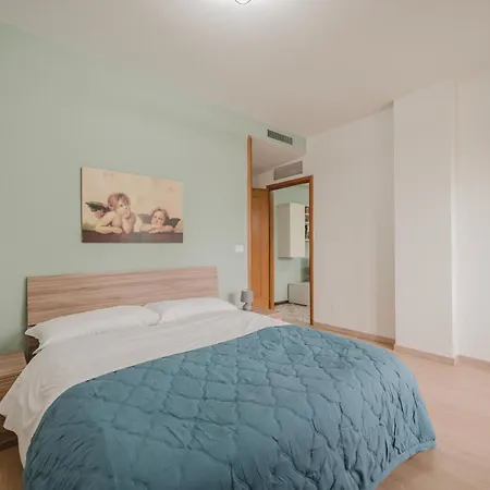 アパート Viky Flat - 15 Min From & Free Parking *