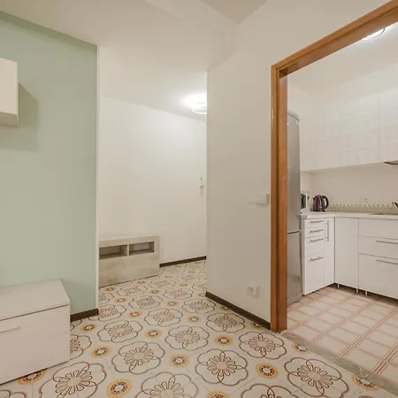 アパート Viky Flat - 15 Min From & Free Parking *